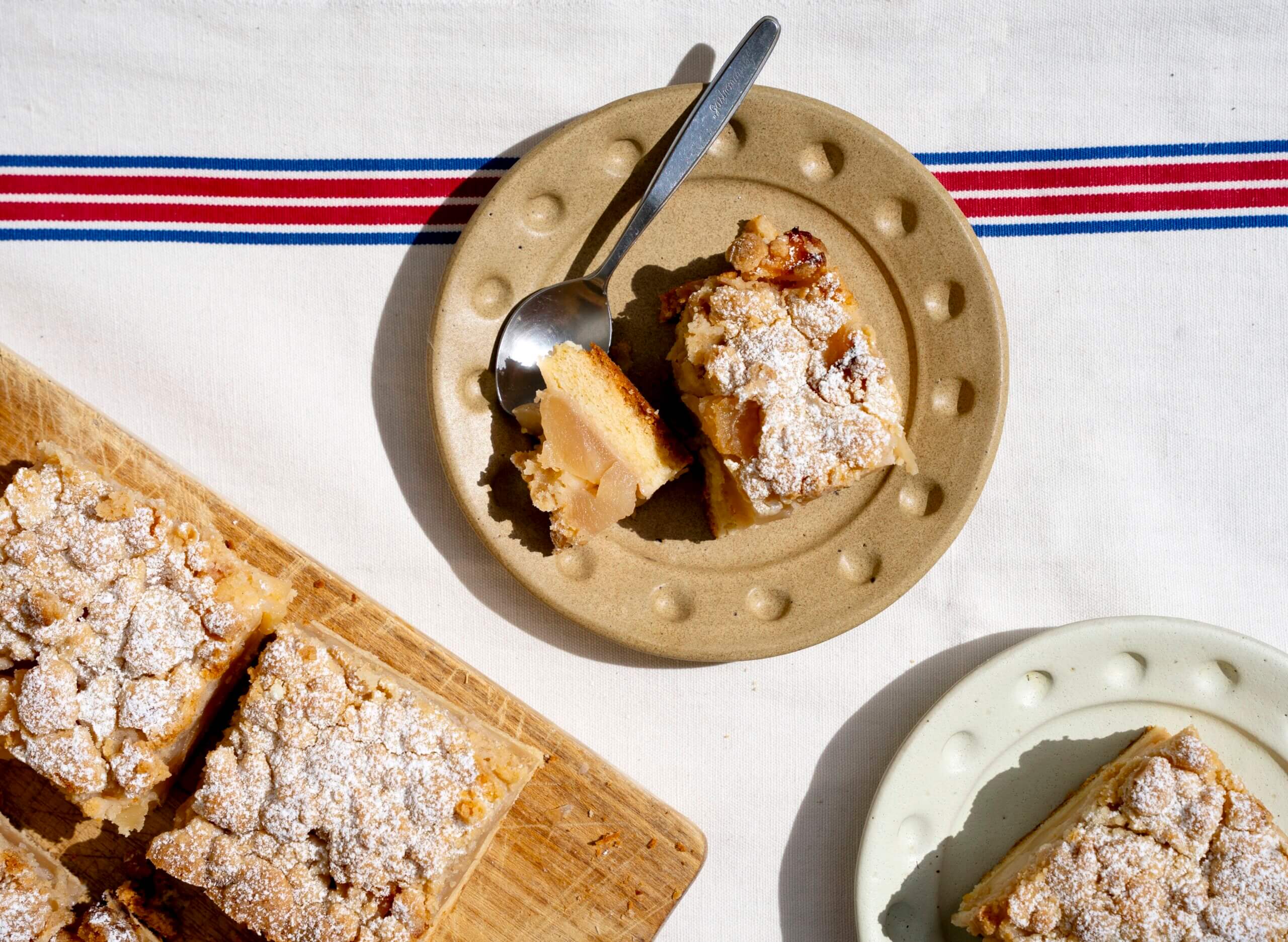 apple cake with shortcrust and streusel
